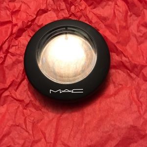 MAC mineralized skin finish *Special edition